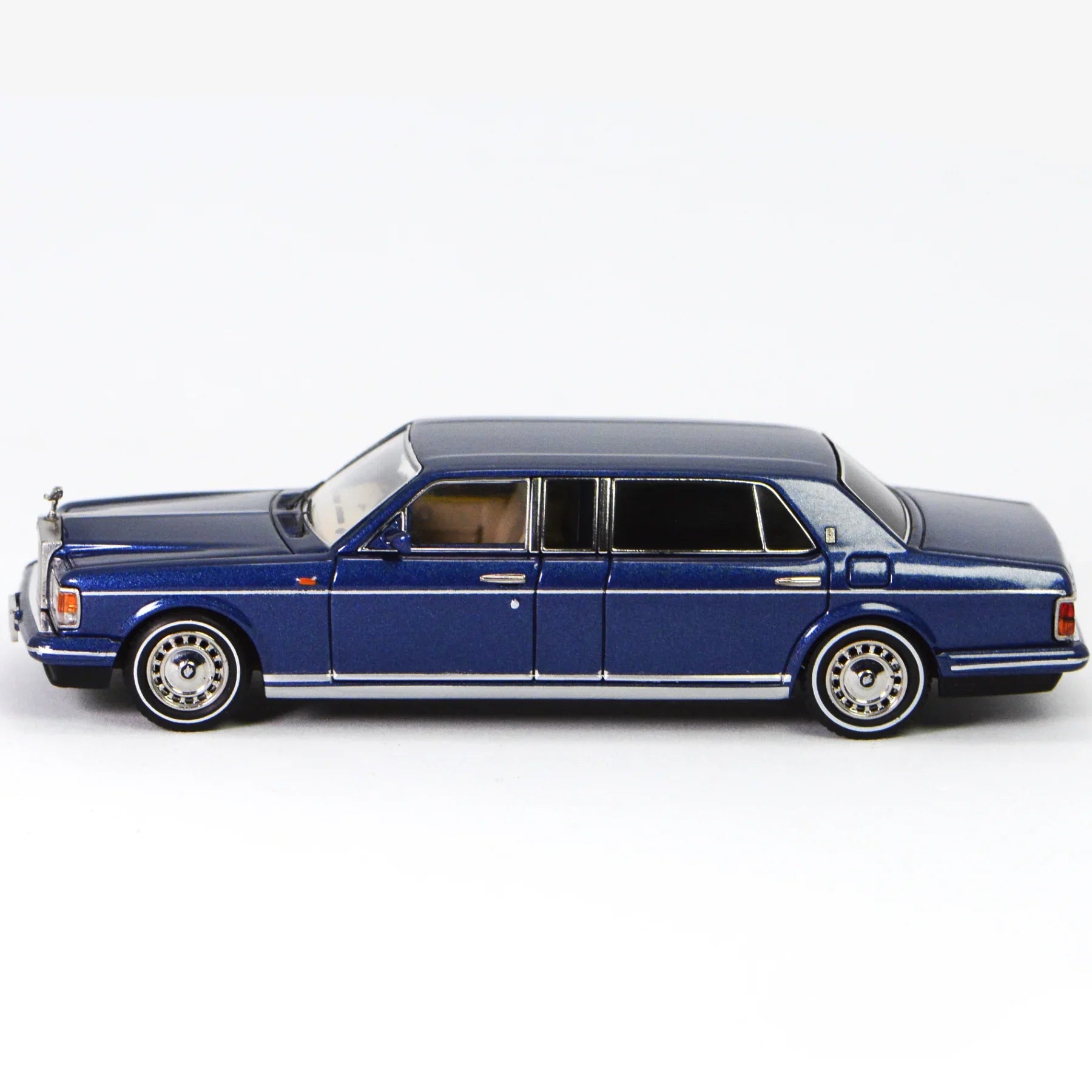 Premium scale diecast model car – *HEC 2026* Rolls-Royce Silver Spur Park Ward 1998, 1:64 Scale (Blue) Collectible