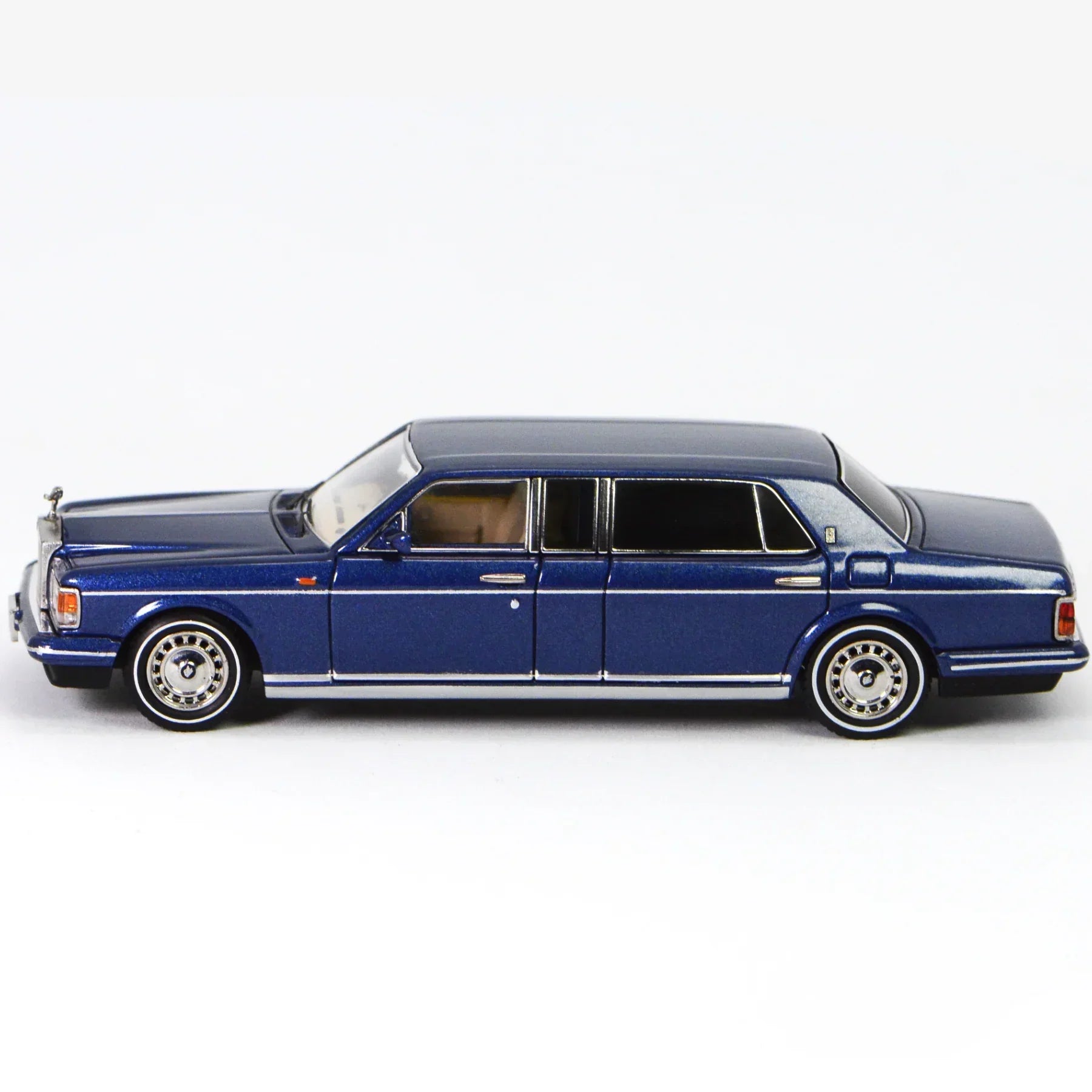 Premium scale diecast model car – *HEC 2026* Rolls-Royce Silver Spur Park Ward 1998, 1:64 Scale (Blue) Collectible