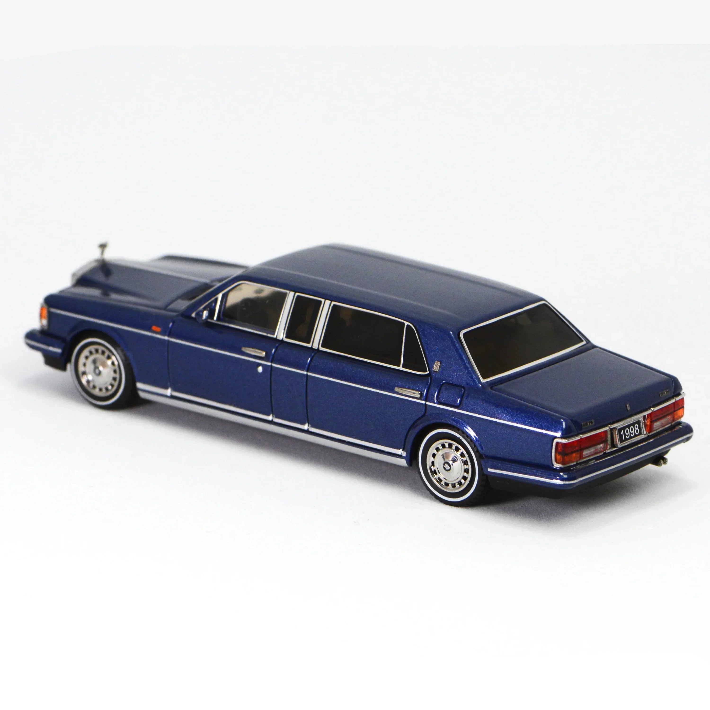 Premium scale diecast model car – *HEC 2026* Rolls-Royce Silver Spur Park Ward 1998, 1:64 Scale (Blue) Collectible