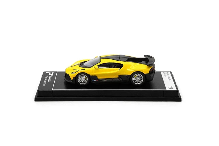 Premium scale diecast model car – Bugatti Divo, 1:64 Scale (Yellow) Collectible