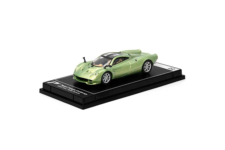 Premium scale diecast model car – Pagani Huayra Codalunga, 1:64 Scale (Green) Collectible
