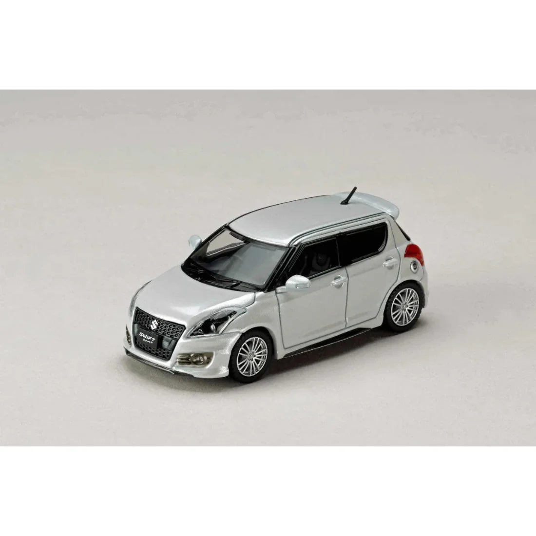 *PRE-ORDER* Swift Sport ZC32S, 1:64 Scale (Snow White Pearl)