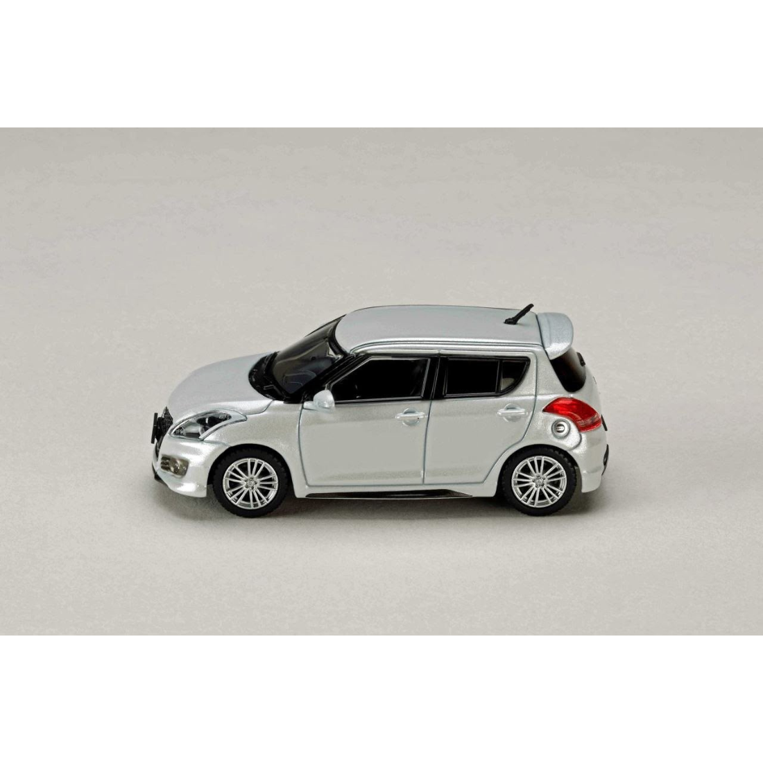 Premium scale diecast model car – *PRE-ORDER* Swift Sport ZC32S, 1:64 Scale (Snow White Pearl) Collectible