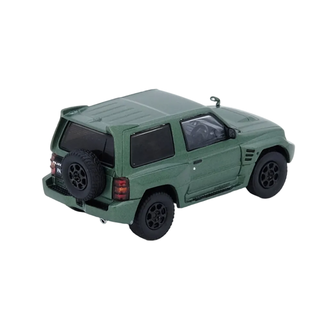 Premium scale diecast model car – Mitsubishi Pajero Evolution, 1:64 Scale (Green) Collectible