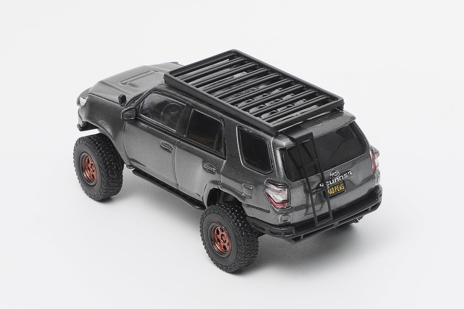 Premium scale diecast model car – Toyota 4Runner Pre Runner with accessories LHD, 1:64 Scale (Black) Collectible