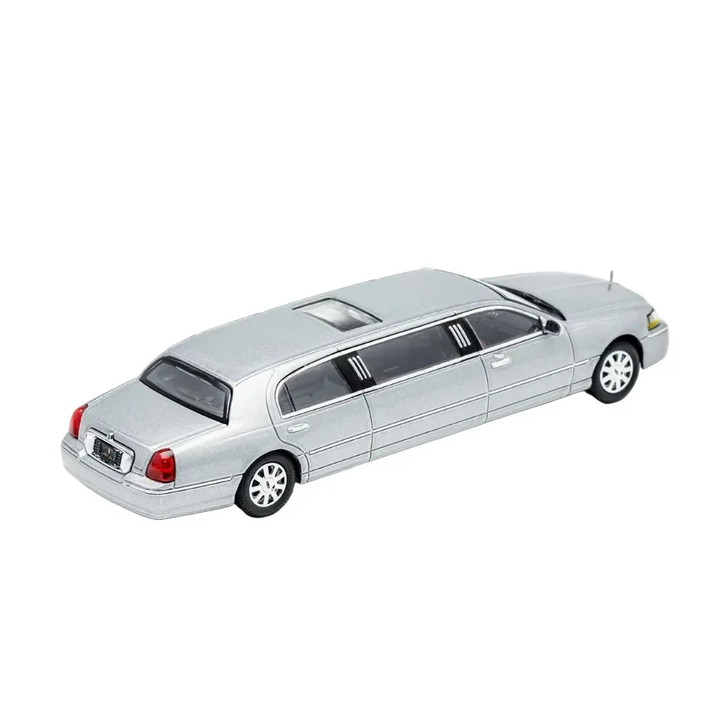 Premium scale diecast model car – A Silver Extended Lincoln, 1:64 Scale (Silver) Collectible