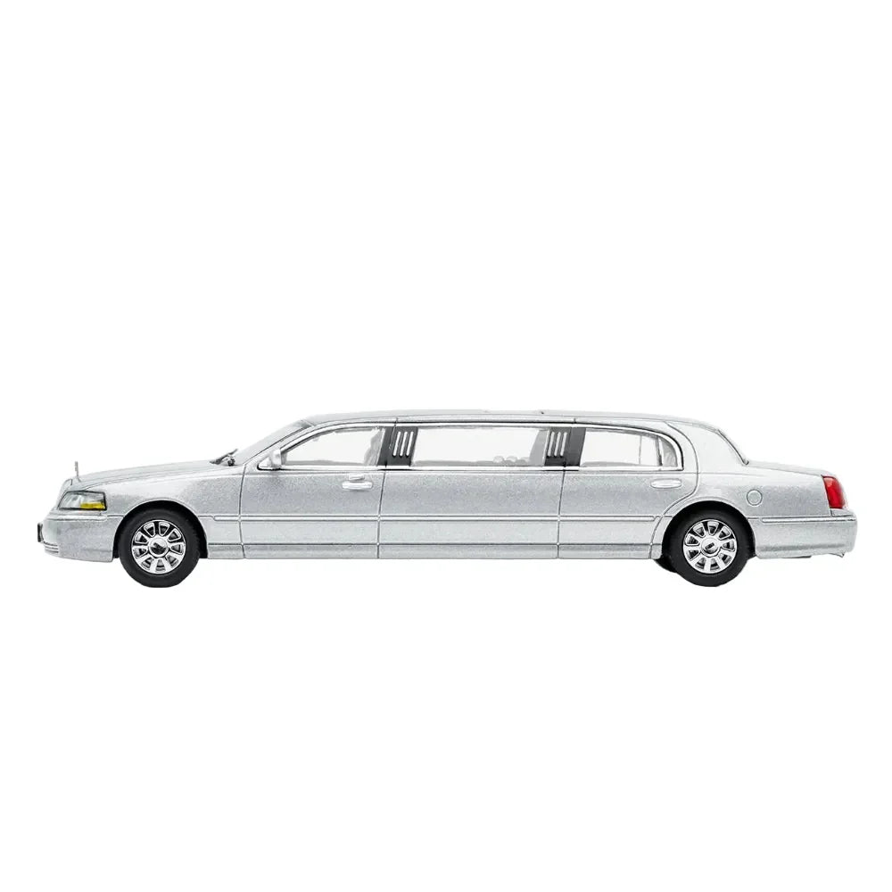 Premium scale diecast model car – A Silver Extended Lincoln, 1:64 Scale (Silver) Collectible