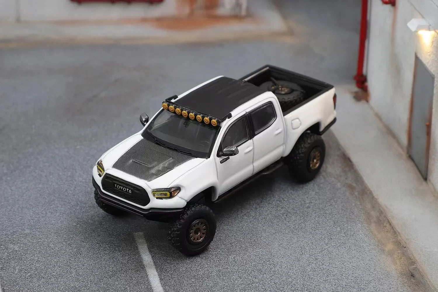 Premium scale diecast model car – Toyota Tacoma TRD Pro 2022, 1:64 Scale (White) Collectible