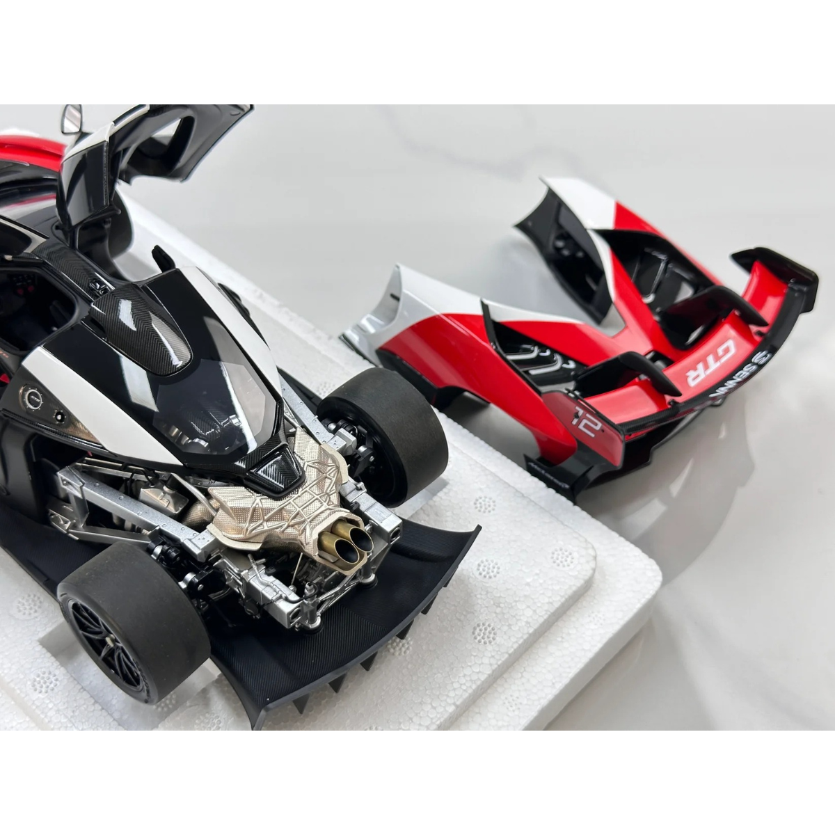 McLaren Senna GTR come with DIY logo, 1:18 Scale (Red with White)