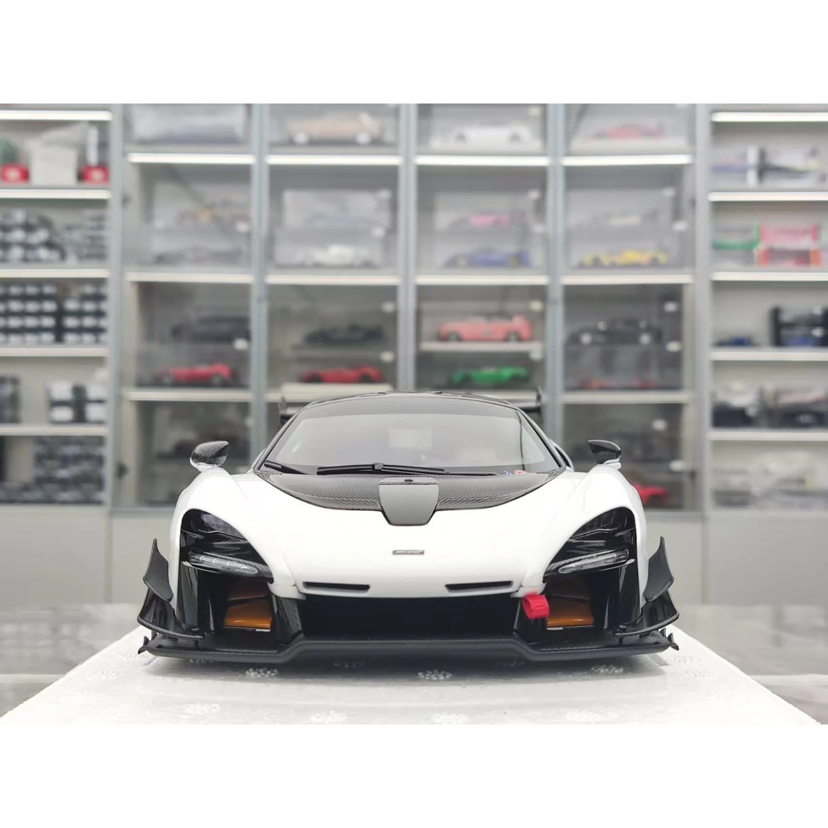 McLaren Senna GTR, 1:18 Scale (White)