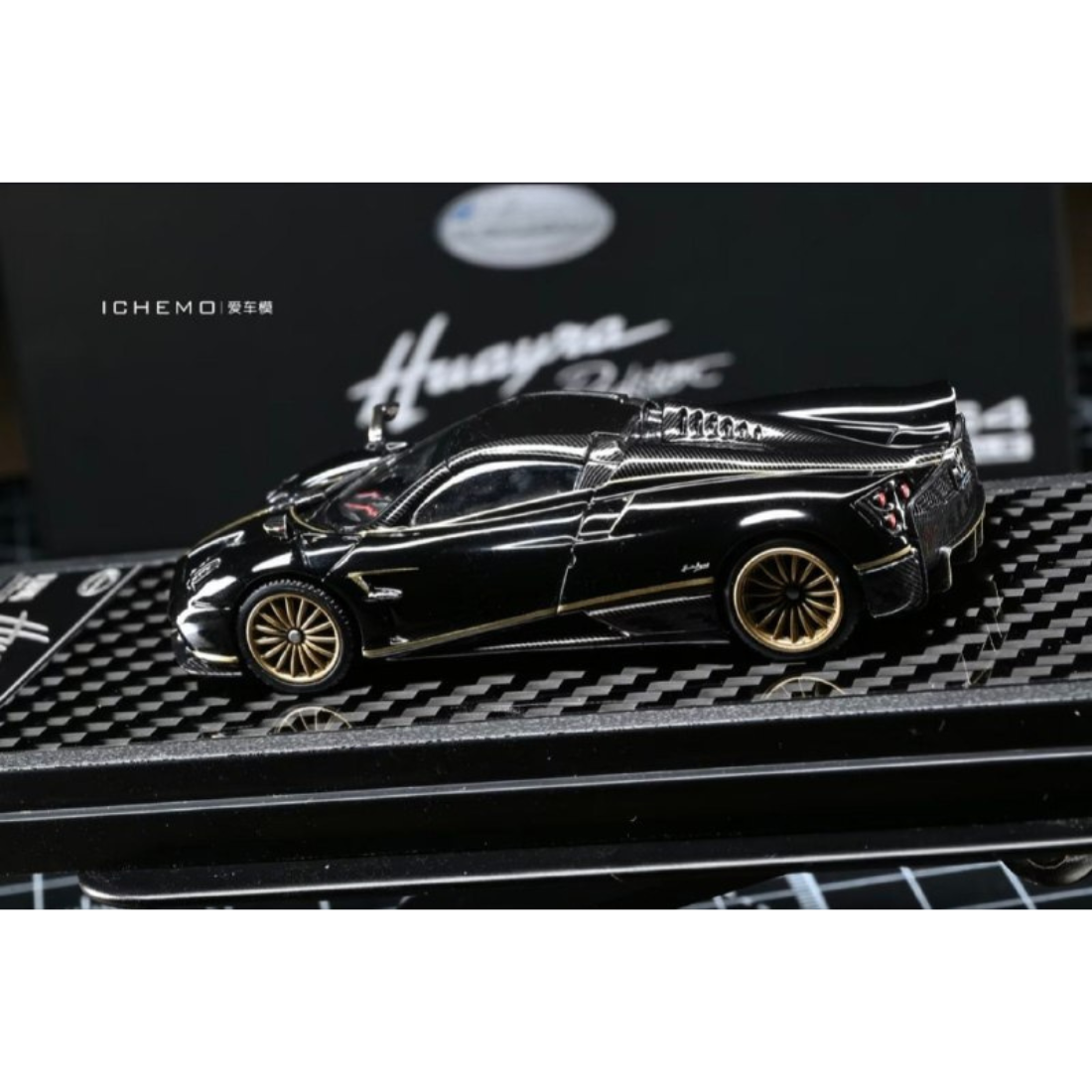 *HKTCS* Pagani Huayra Roadster, 1:64 Scale