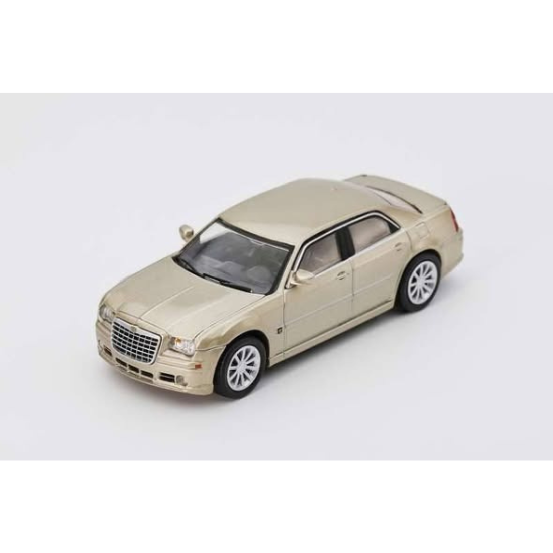 *PRE-ORDER* Chrysler 300C SRT8 2005, 1:64 Scale (Golden)