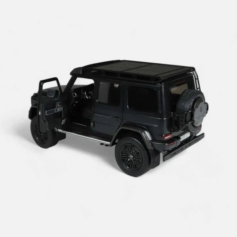 Premium scale diecast model car – Mercedes-AMG G 63 4x4² Offroad, 1:18 Scale (Night black) Collectible