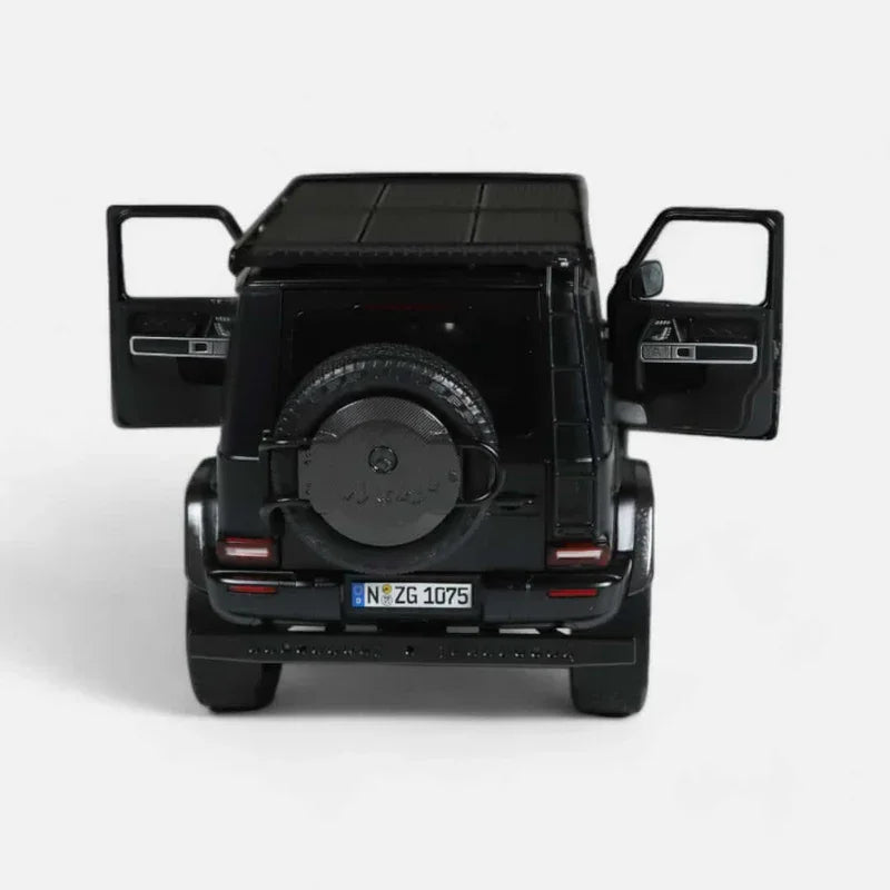 Premium scale diecast model car – Mercedes-AMG G 63 4x4² Offroad, 1:18 Scale (Night black) Collectible