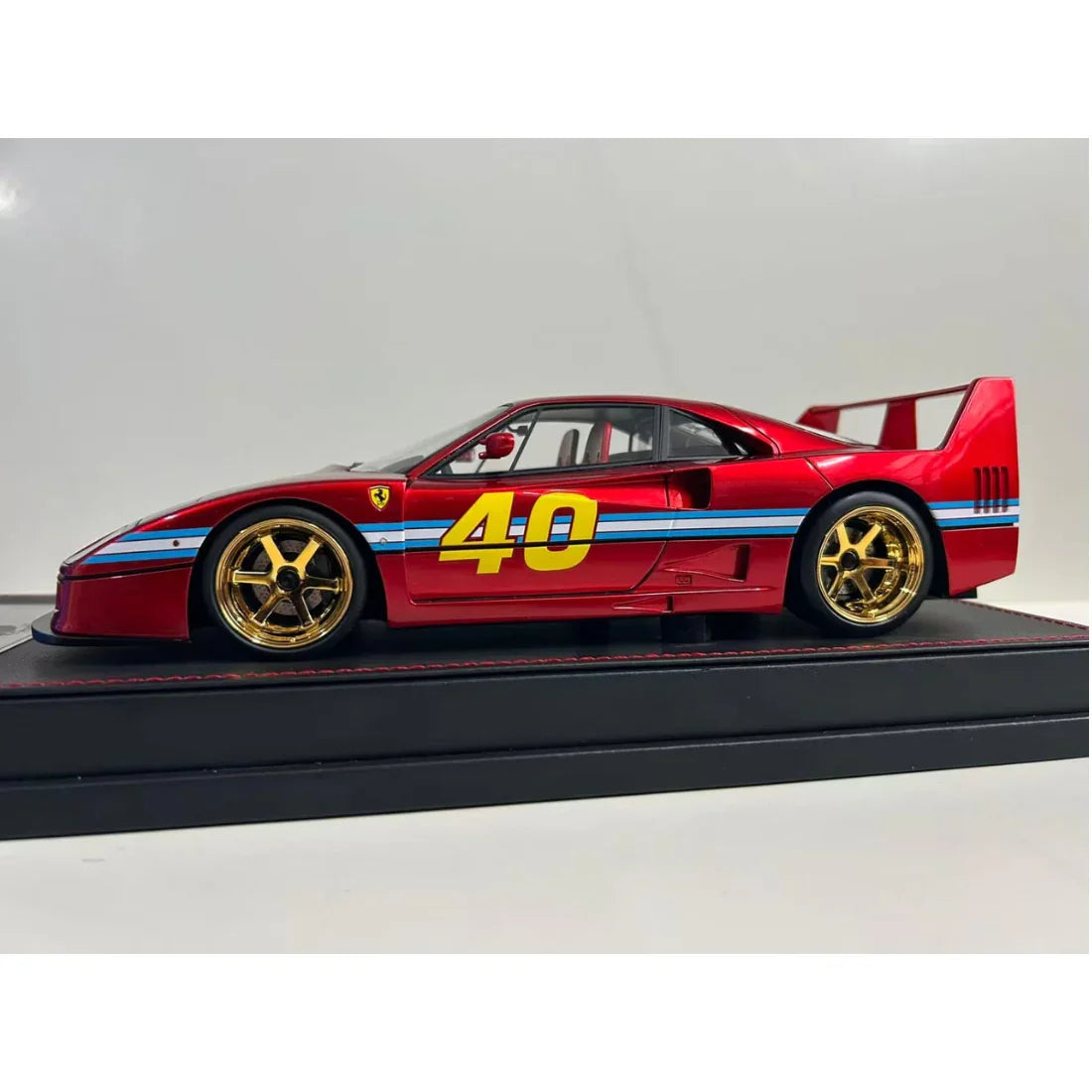 International Diecast Show The legend Asia Tour Ferrari F40 (Limited 100) 2026, 1:18 Scale (Red)