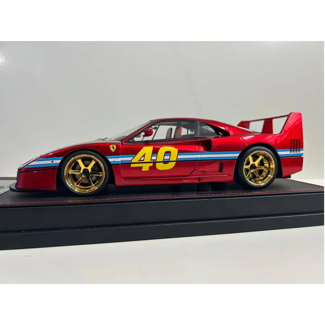Premium scale diecast model car – International Diecast Show The legend Asia Tour Ferrari F40 (Limited 100) 2026, 1:18 Scale (Red) Collectible