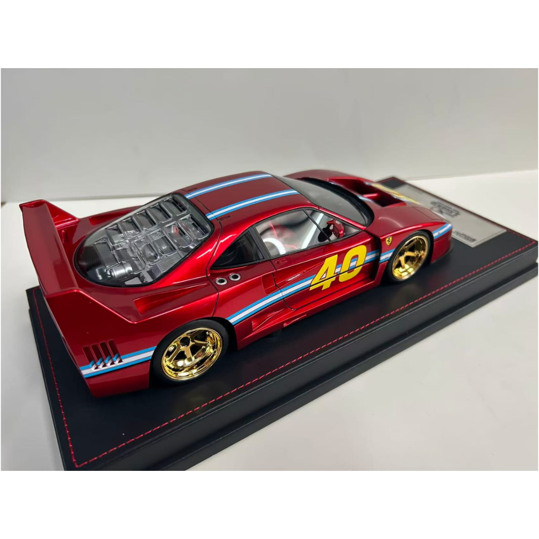 International Diecast Show The legend Asia Tour Ferrari F40 (Limited : 031/100) 2026, 1:18 Scale (Red)