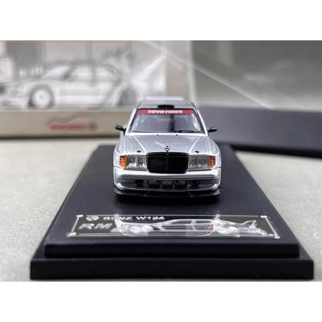 Mercedes-Benz 500 E W124, 1:64 Scale (Silver)