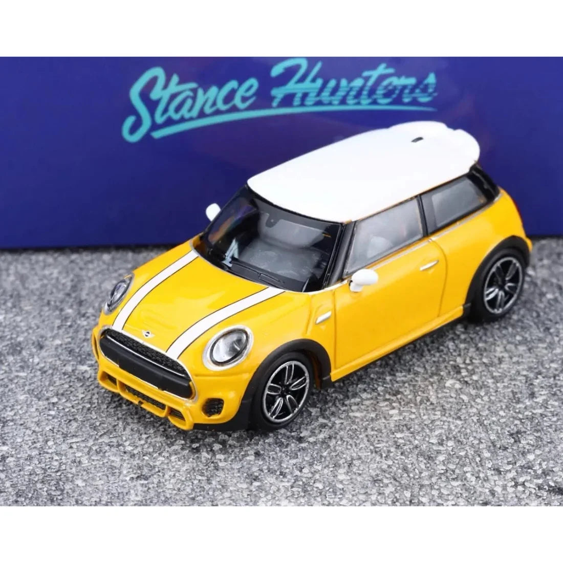 Mini Cooper Yellow with White Roof Top, 1:64 Scale