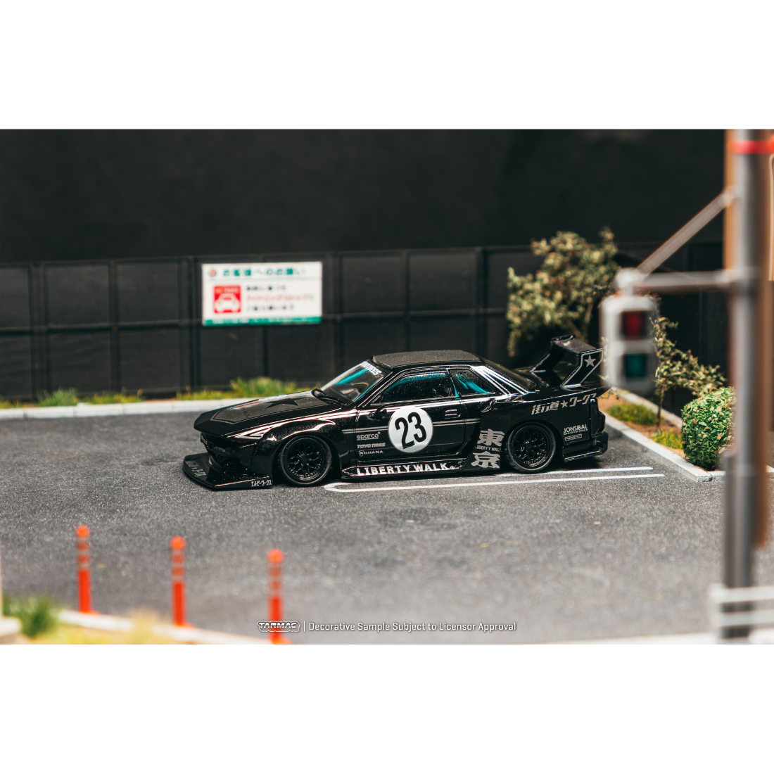 *PRE-ORDER* LB-KAIDO WORKS Nissan R32 Skyline, 1:64 Scale (Black)
