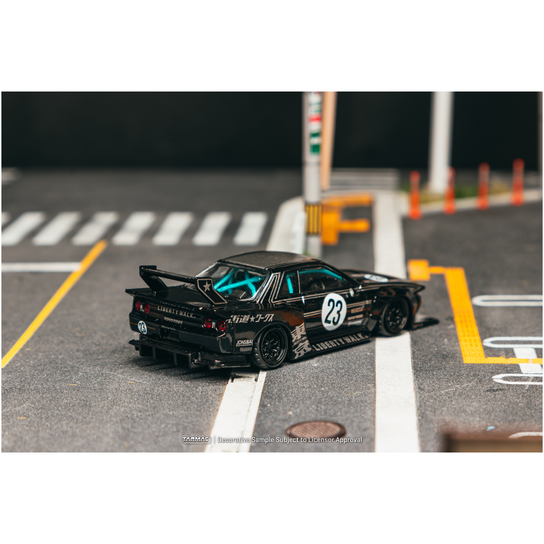 *PRE-ORDER* LB-KAIDO WORKS Nissan R32 Skyline, 1:64 Scale (Black)