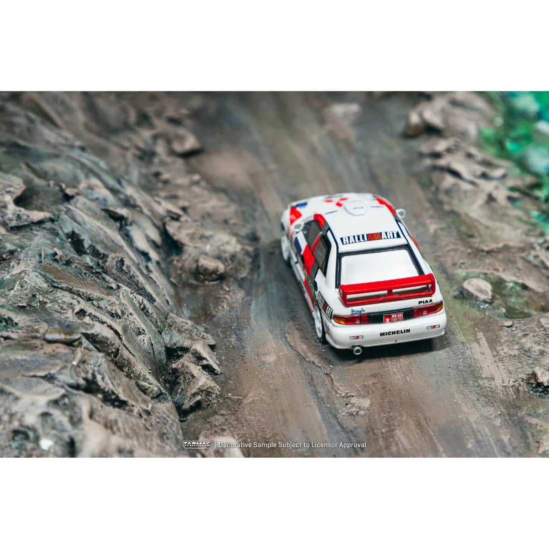 *PRE-ORDER* Mitsubishi Lancer Evolution III Hong Kong Beijing Rally Winner Ari Vatanen / Christian Gilbert (Chance of Chase Car) 1996, 1:64 Scale