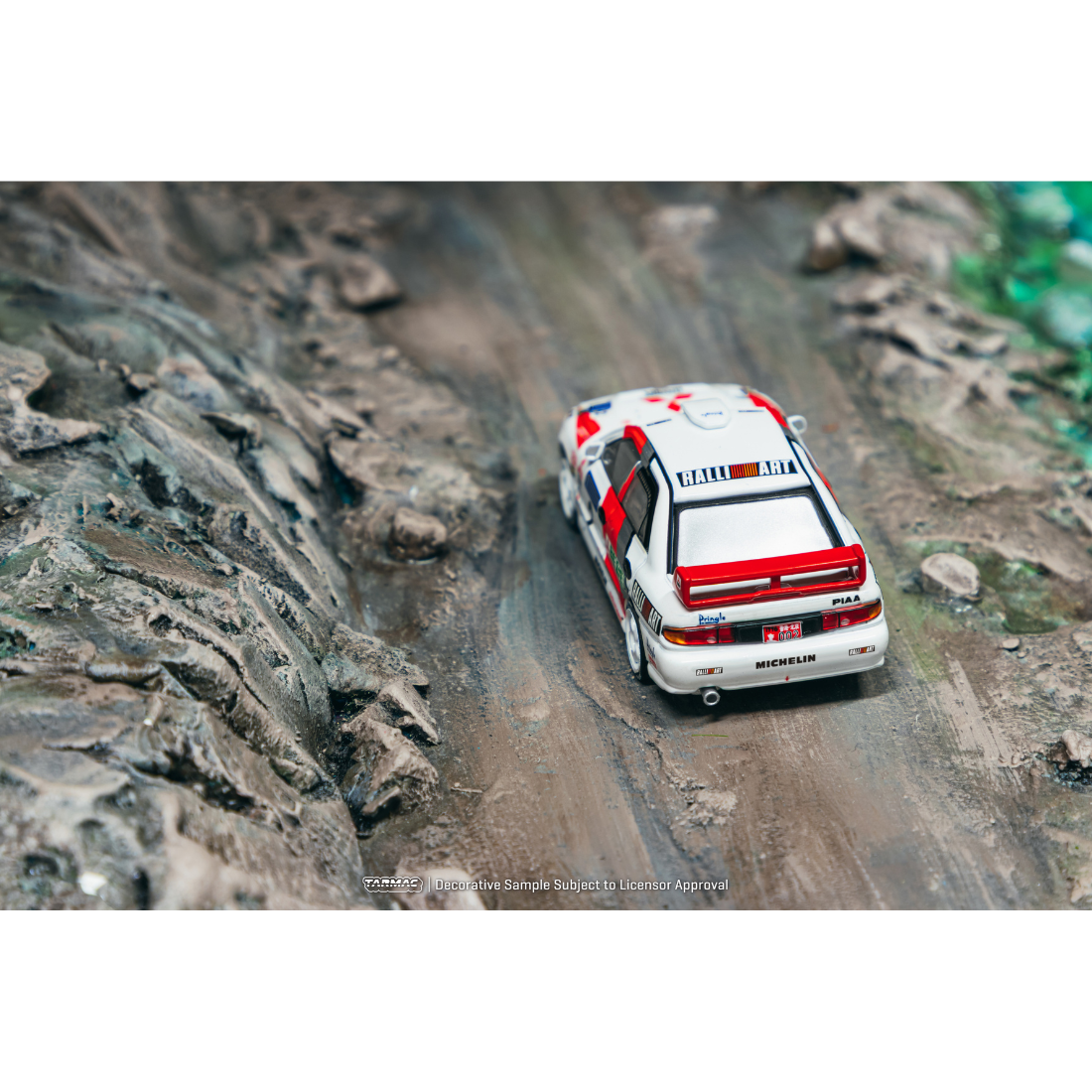 *PRE-ORDER* Mitsubishi Lancer Evolution III Hong Kong Beijing Rally Winner Ari Vatanen / Christian Gilbert (Chance of Chase Car) 1996, 1:64 Scale