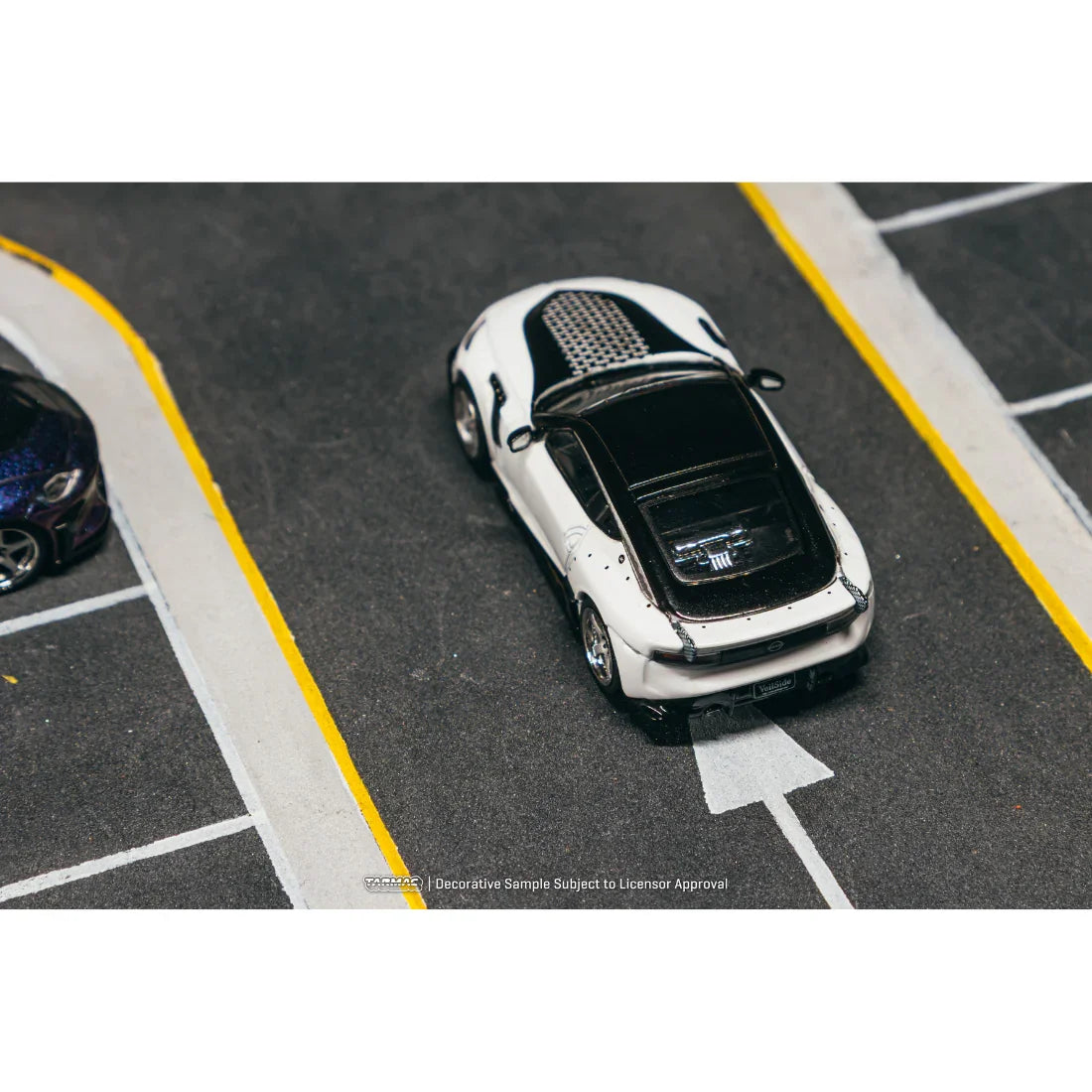 *PRE-0RDER* Nissan VeilSide FFZ400 Fairlady Z Chance of Chase Car, 1:64 Scale (White)