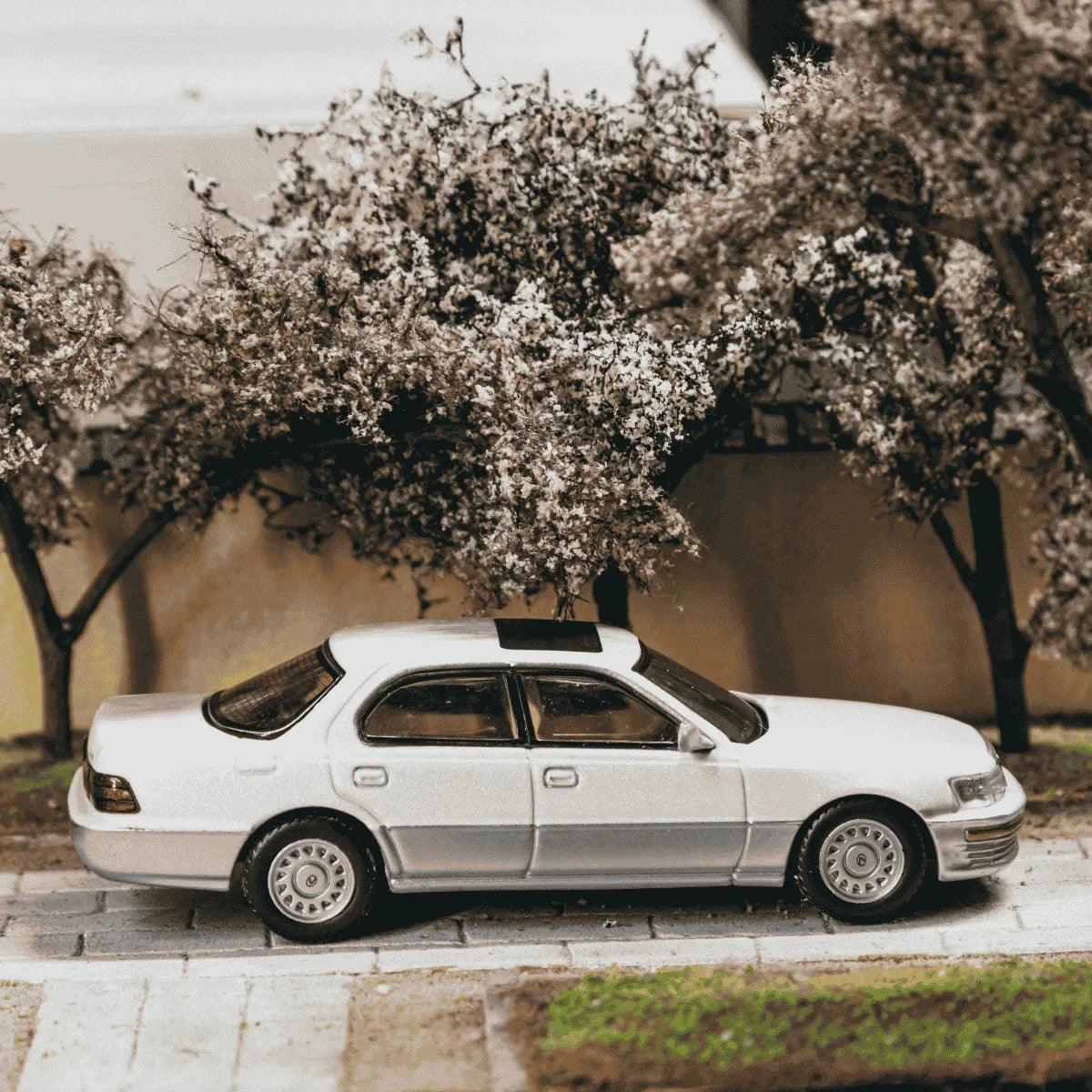 Premium scale diecast model car – *PRE-ORDER* Lexus LS400 (UCF10) Chance of Chase Car, 1:64 Scale (Pearl White) Collectible