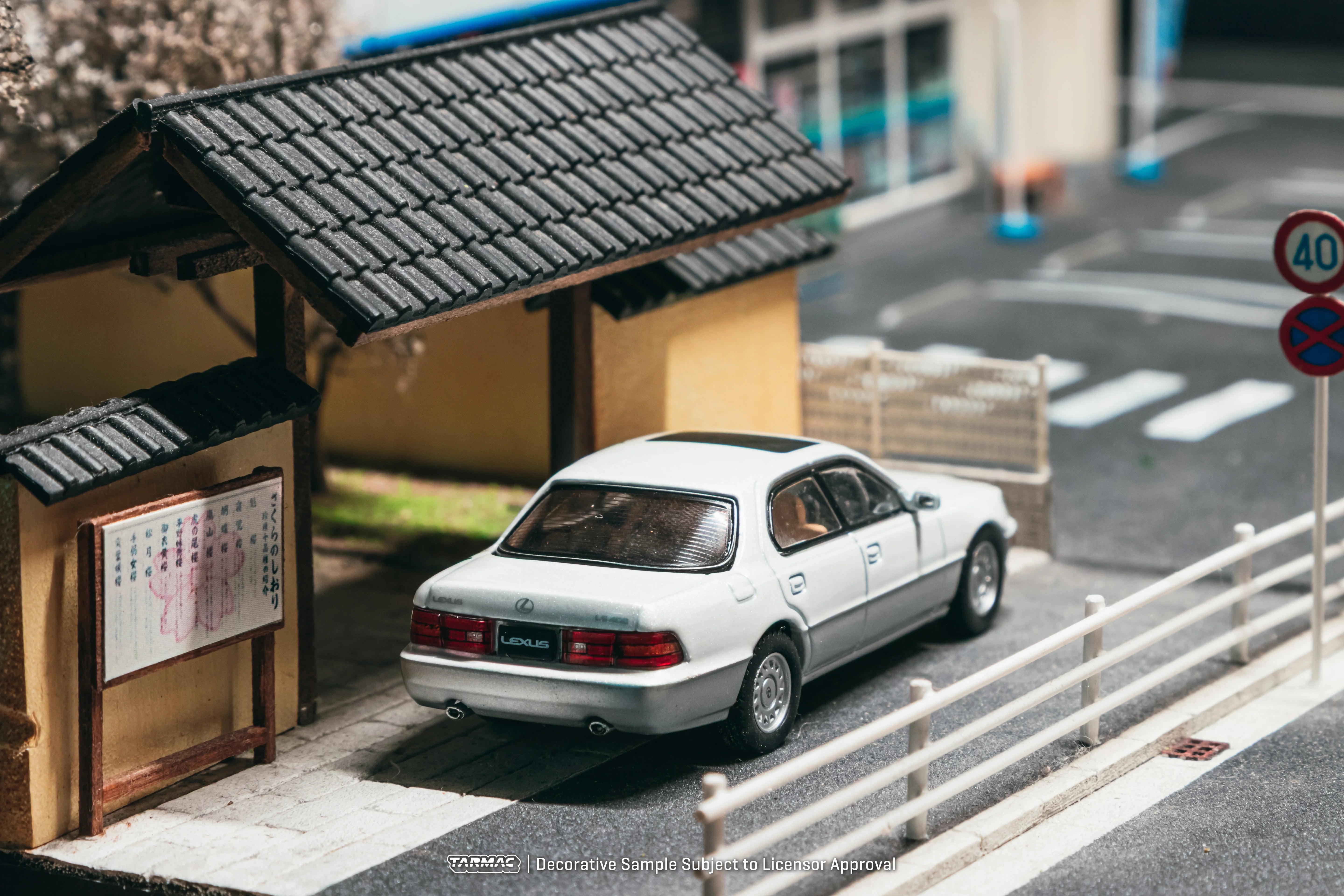 *PRE-ORDER* Lexus LS400 (UCF10) Chance of Chase Car (Blister Pack), 1:64 Scale (Pearl White)
