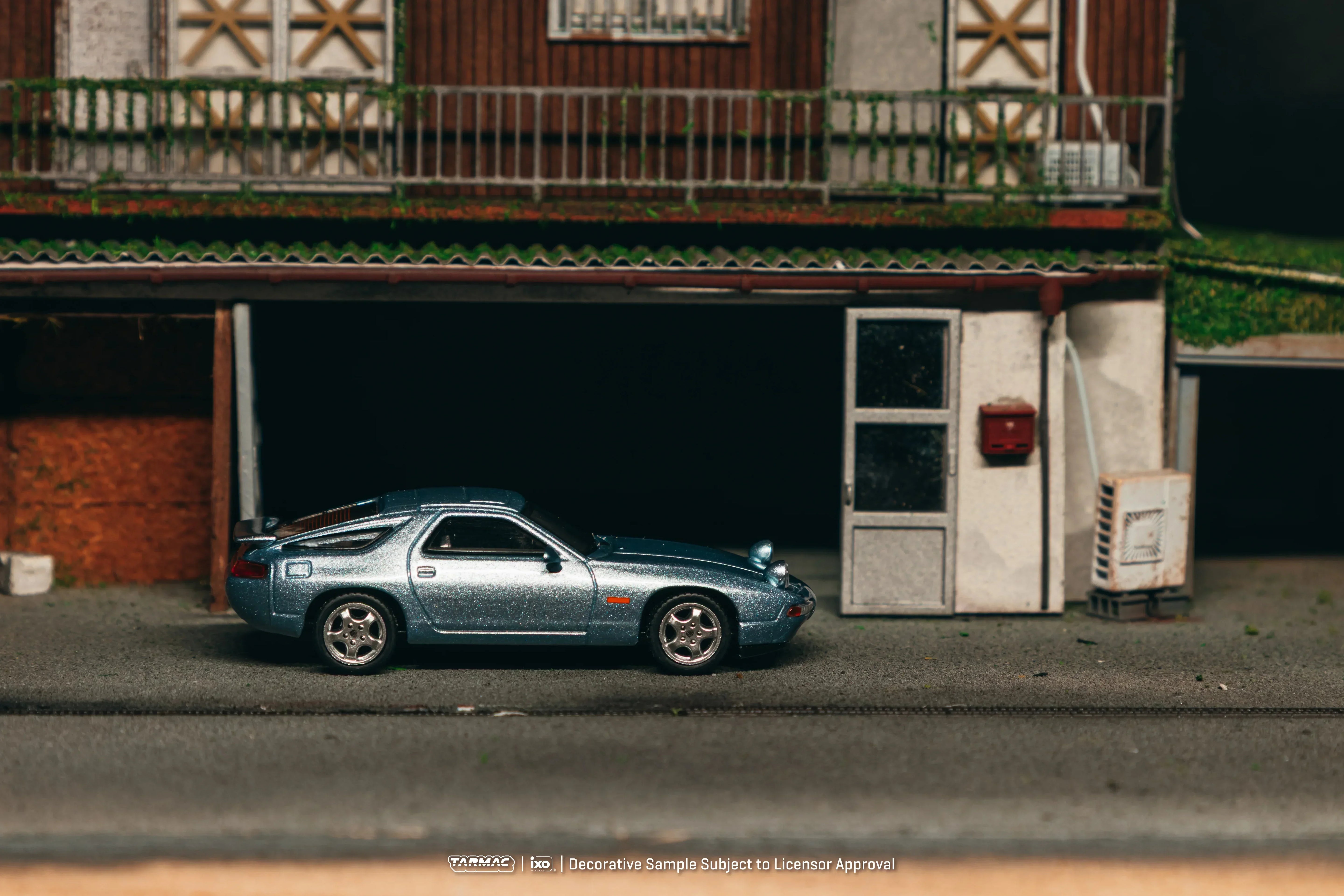 Premium scale diecast model car – *PRE-ORDER* X iXO Models Porsche 928 GTS Chance of Chase Car with Closed Head-Light, 1:64 Scale (Blue Metallic) Collectible