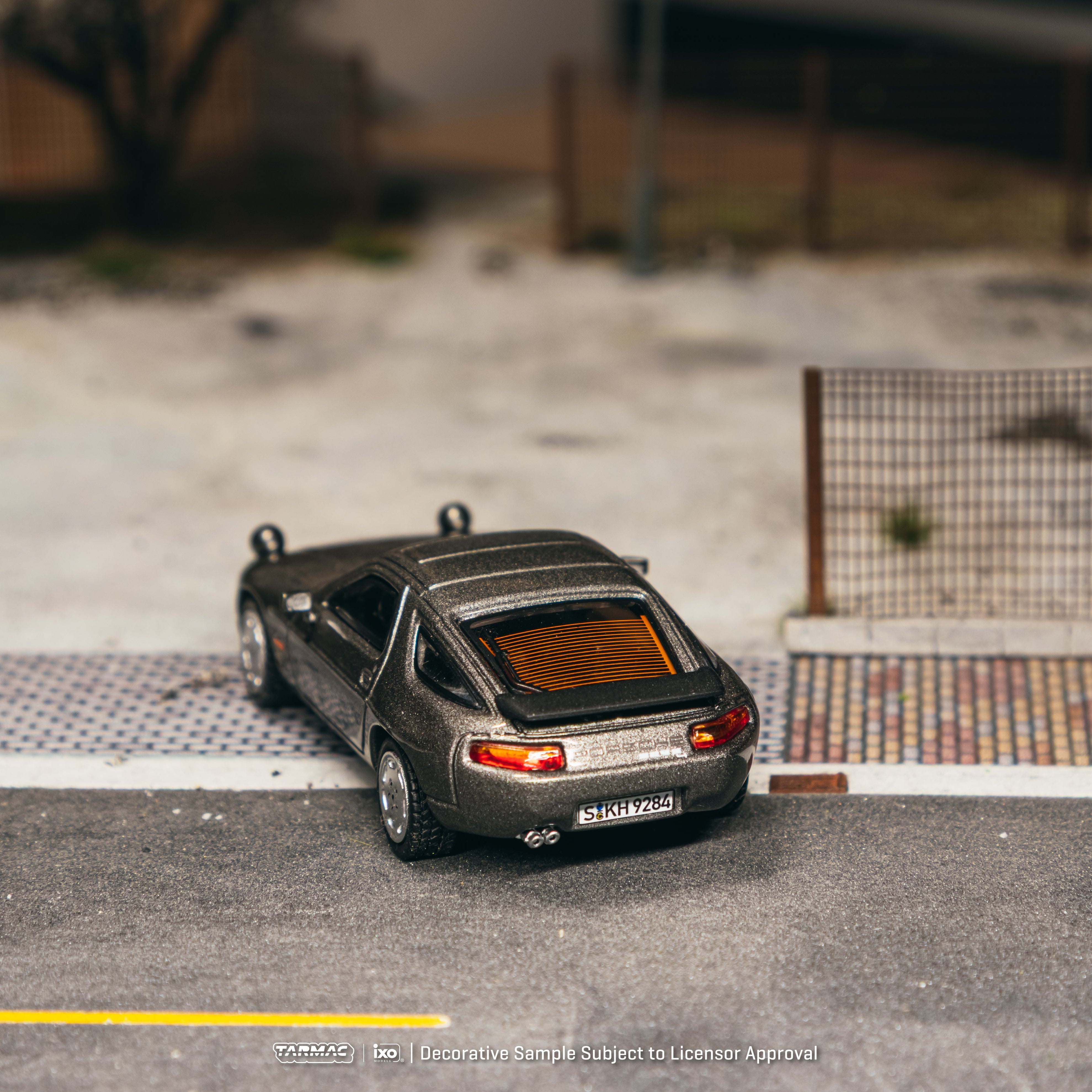 *PRE-ORDER* Porsche 928 S4 Grey Metallic (Chance of Chase Car), 1:64 Scale