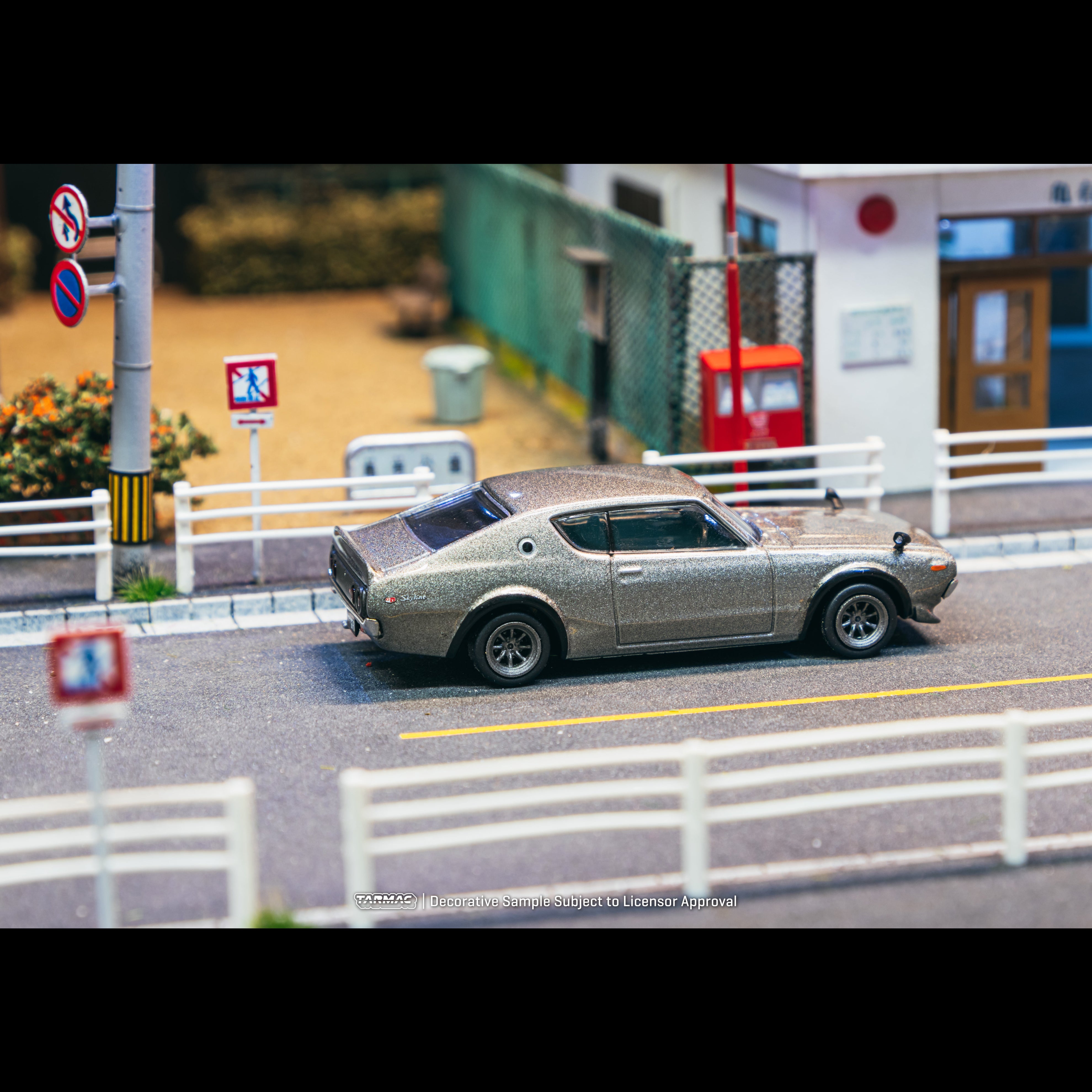 *PRE-ORDER* Nissan Skyline 2000GT-R (KPGC110) Silver (Chance of Chase Car), 1:64 Scale
