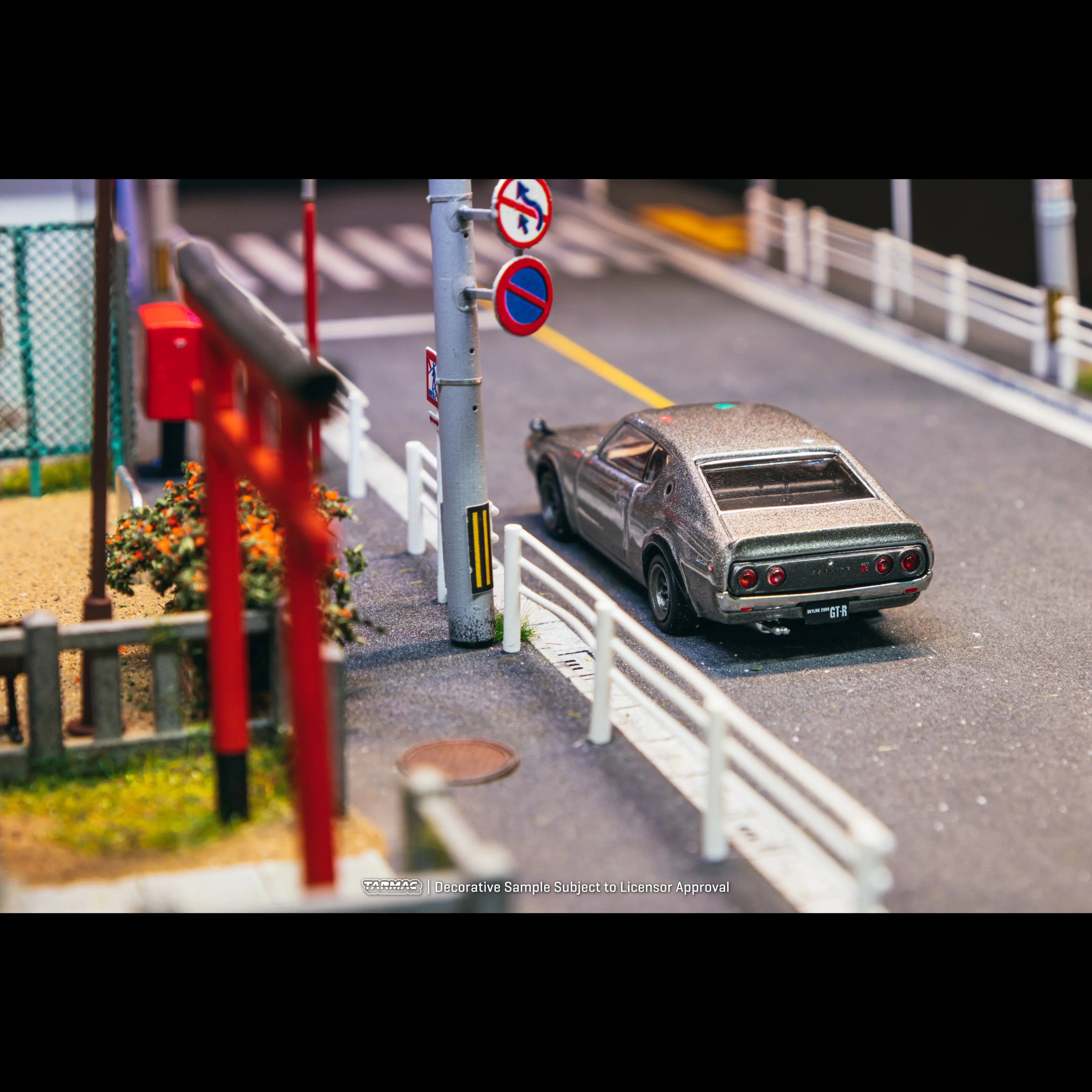 Premium scale diecast model car – *PRE-ORDER* Nissan Skyline 2000GT-R (KPGC110) Silver (Chance of Chase Car), 1:64 Scale Collectible