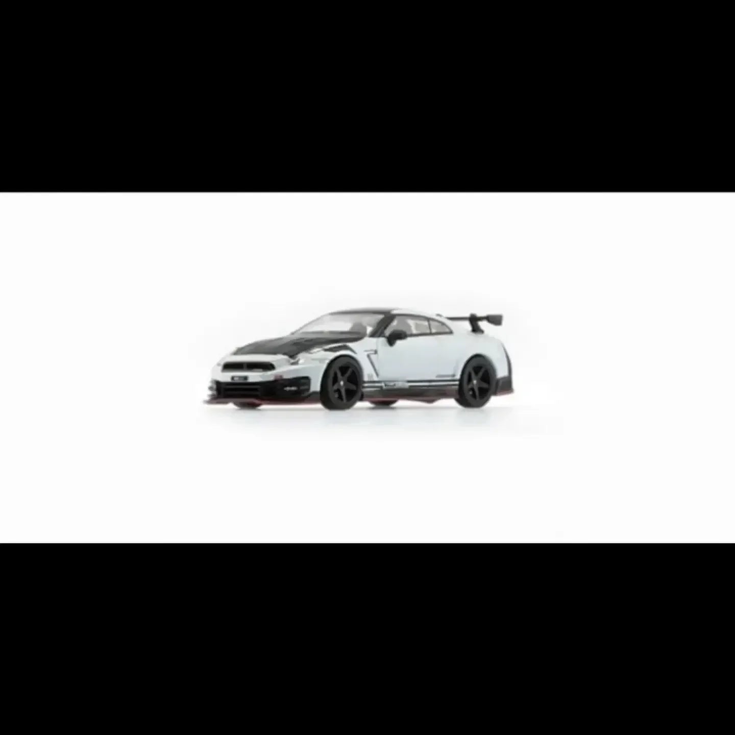 Premium scale diecast model car – *TMCS 2026* Top Secret 35GT-R White Pearl Matte with Carbon Bonnet, 1:64 Scale Collectible