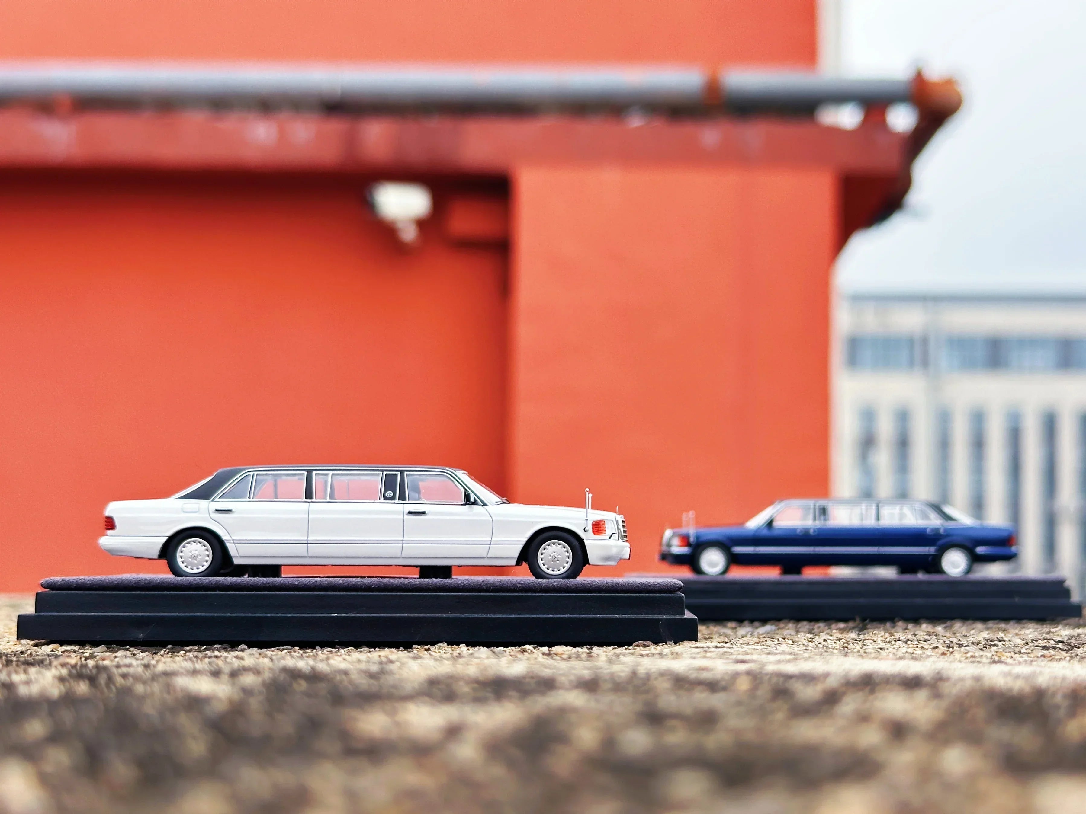 Premium scale diecast model car – *HEC 2026* Mercedes S-Class W126 44" Limosine Trasco 1000SEL, 1:64 Scale (White) Collectible
