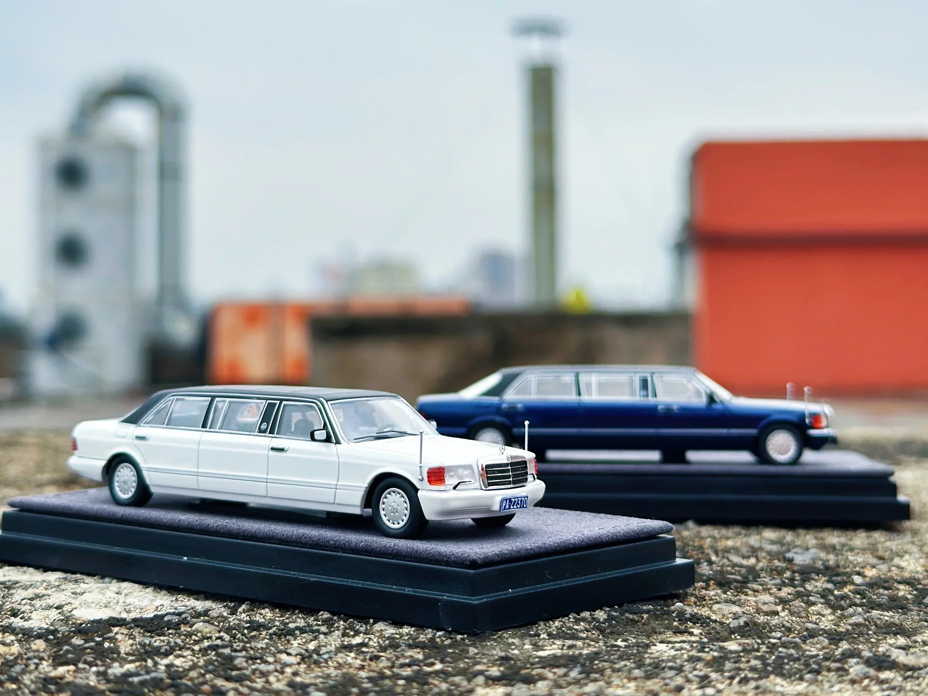 Premium scale diecast model car – *HEC 2026* Mercedes S-Class W126 44" Limosine Trasco 1000SEL, 1:64 Scale (White) Collectible