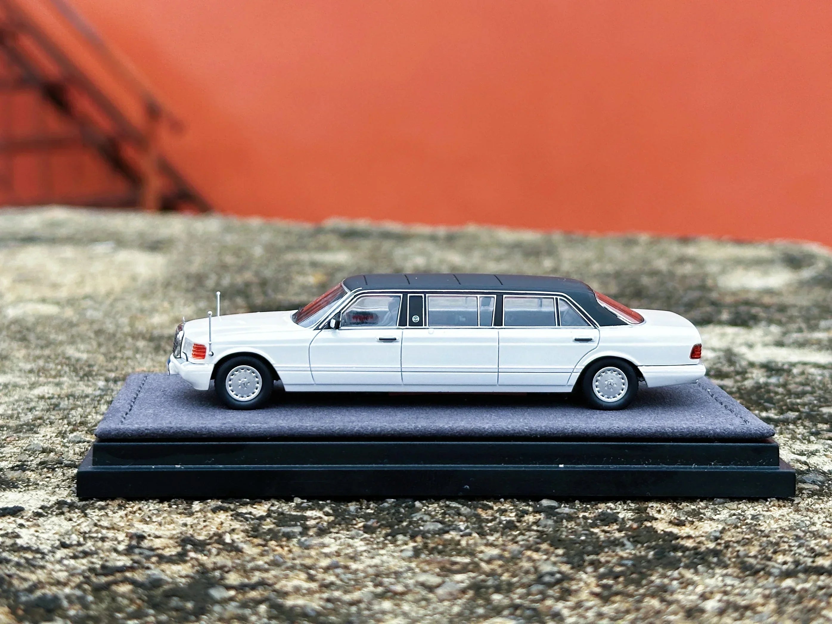 Premium scale diecast model car – *HEC 2026* Mercedes S-Class W126 44" Limosine Trasco 1000SEL, 1:64 Scale (White) Collectible