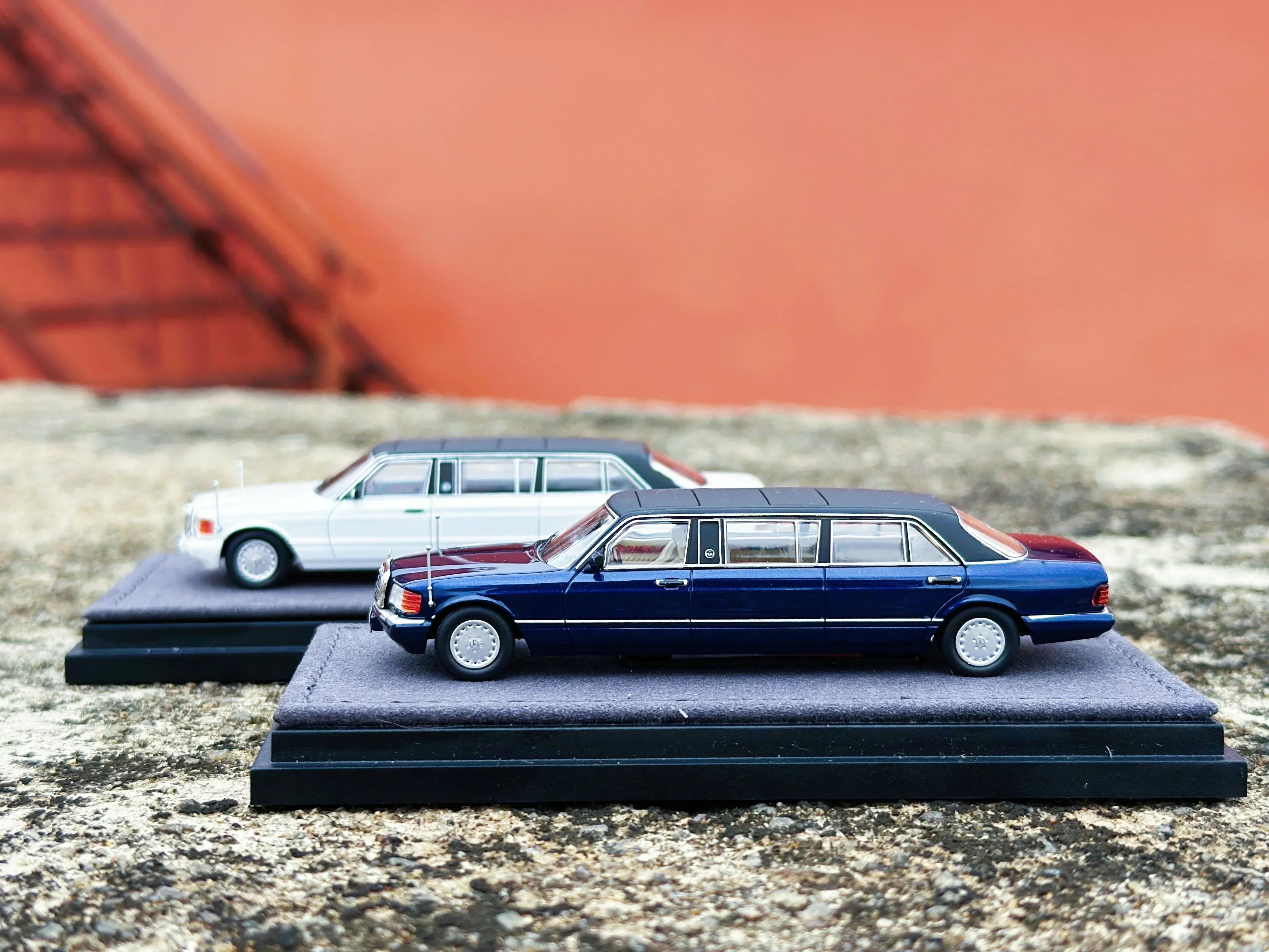 Premium scale diecast model car – *HEC 2026* Mercedes S-Class W126 44" Limosine Trasco 1000SEL, 1:64 Scale (White) Collectible