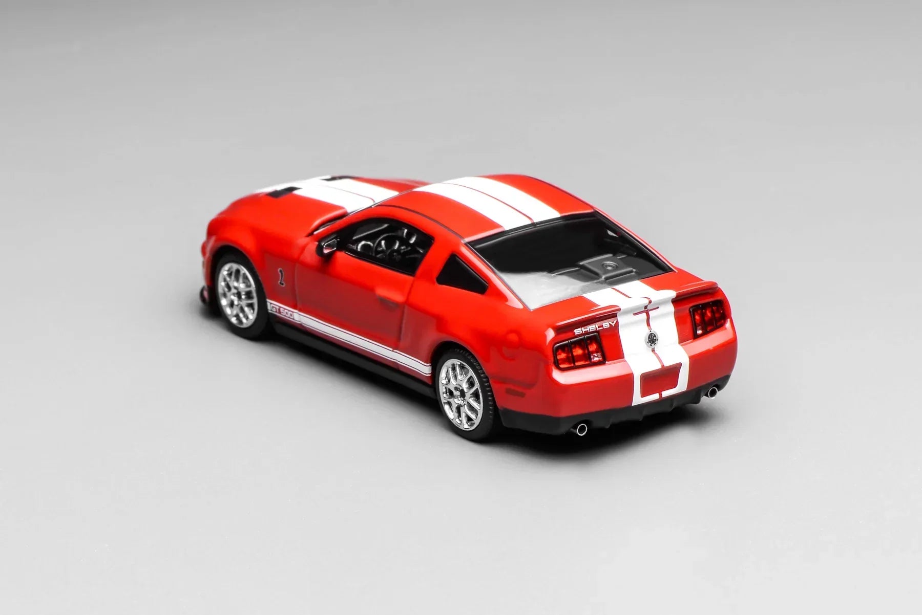 Premium scale diecast model car – Ford Mustang Shelby GT500 2007, 1:64 Scale (Red) Collectible