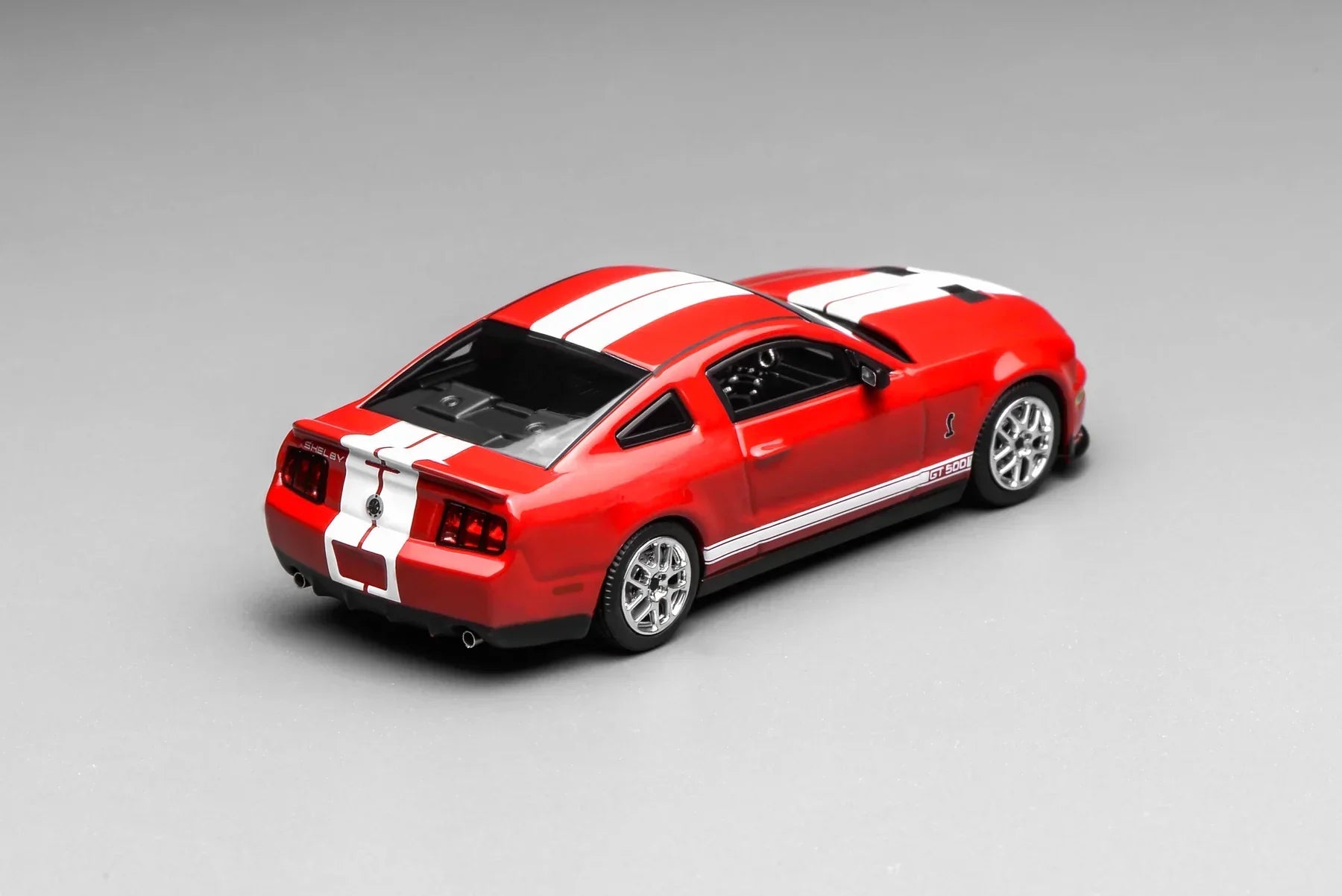 Premium scale diecast model car – Ford Mustang Shelby GT500 2007, 1:64 Scale (Red) Collectible