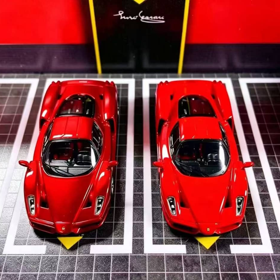 *PRE-ORDER* Ferrari Enzo (Visible Engine) Rosso Corsa, 1:64 Scale