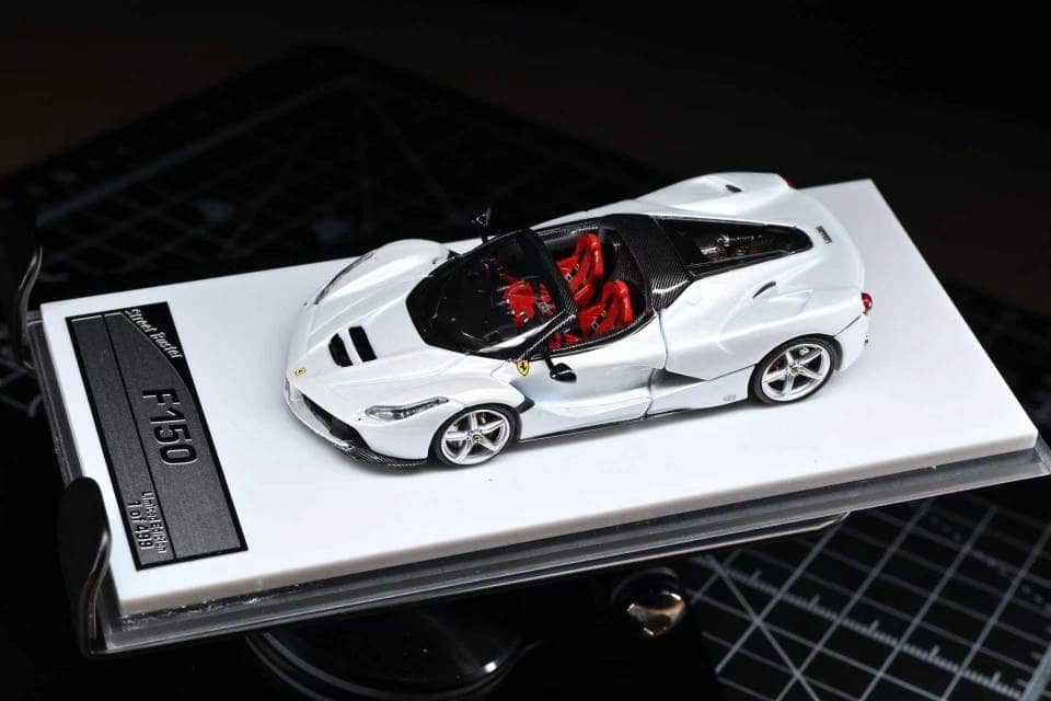 *PRE-ORDER* Laferrari Aperta (F150) Bianco, 1:64 Scale (White)