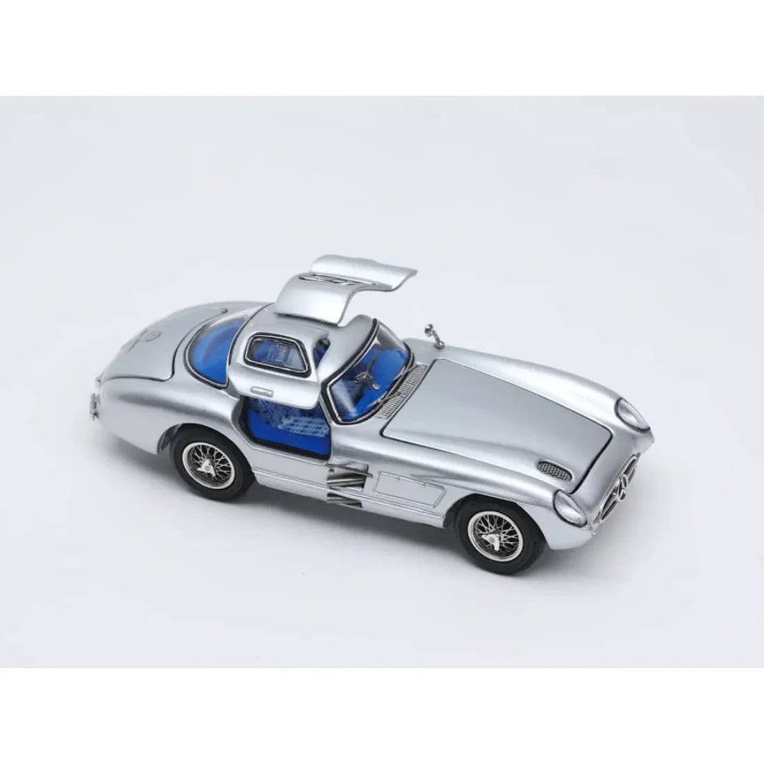 *PRE-ORDER*Mercedes-Benz 300 SLR Uhlenhaut Coupé (W196S) Silver with Blue Interior (Openable Doors, Hood & Visible Engine), 1:64 Scale