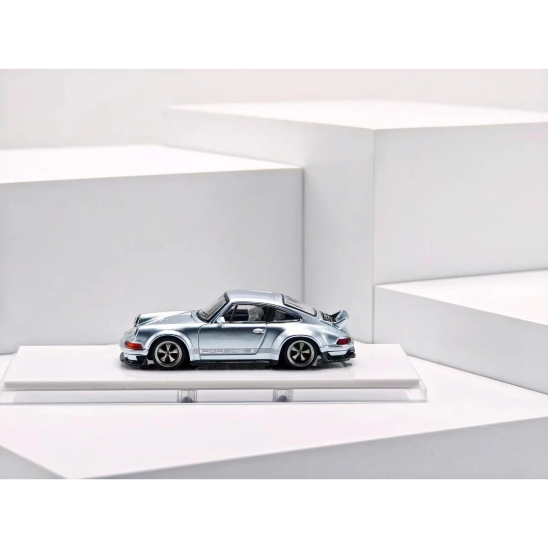 Porsche Singer DLS, 1:64 Scale (Ice Blue)