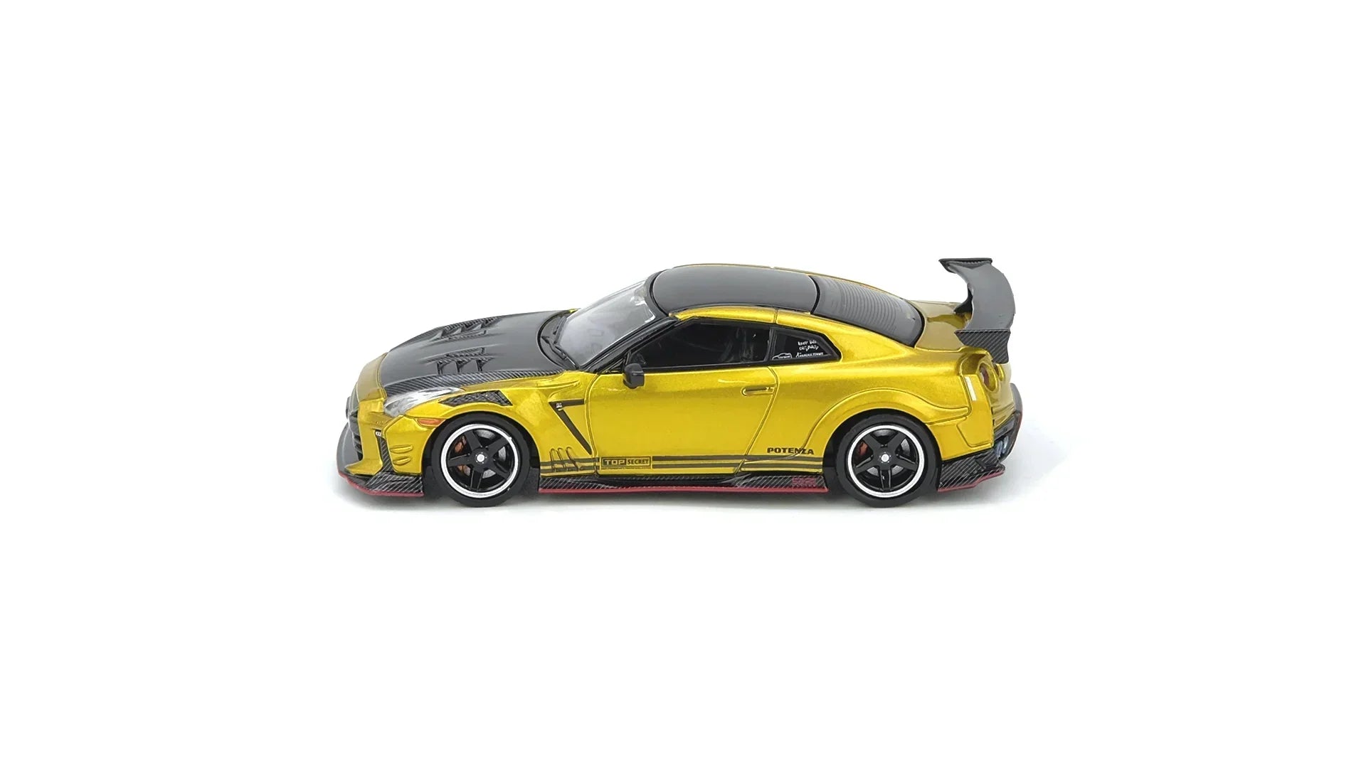Premium scale diecast model car – GT-R R35 Top Secret Hong Kong Vintage Diecast Expo 2025 Event Edition, 1:64 Scale (Mustard Gold) Collectible