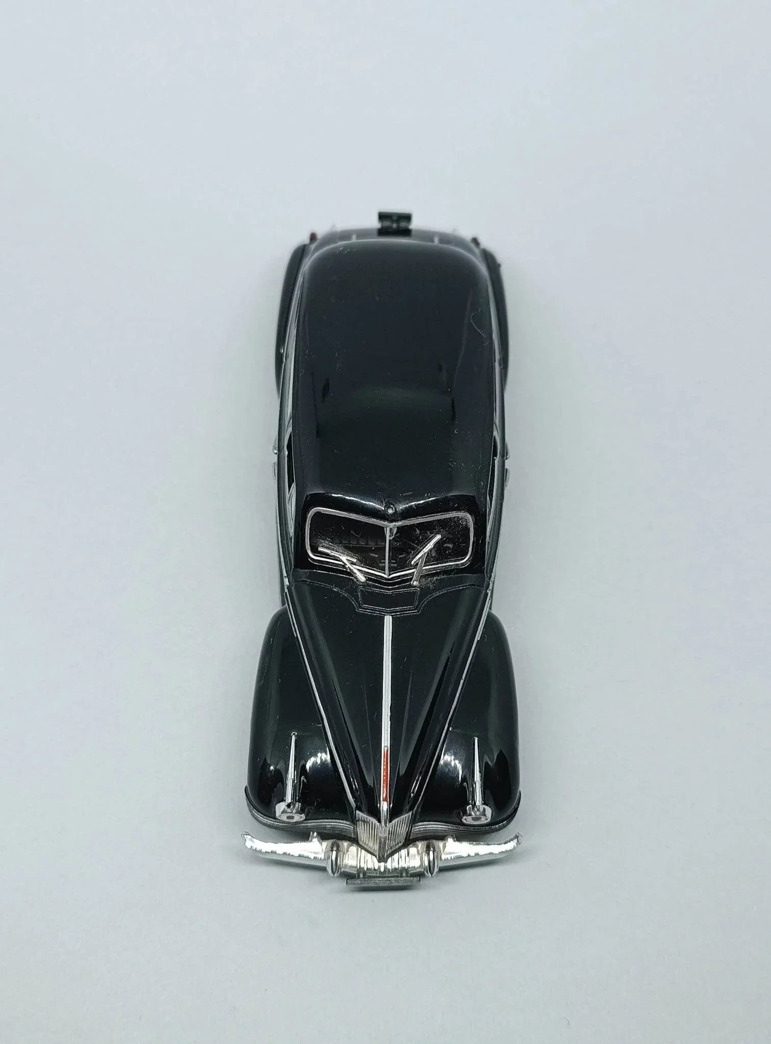 Premium scale diecast model car – ZIS-110 Ultra Luxury Limousine, 1:64 Scale (Black) Collectible