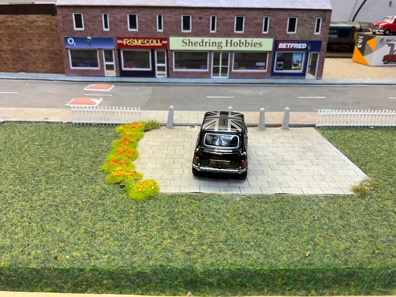 Premium scale diecast model car – Mini Cooper, 1:50 Scale (Chrome Black) Collectible