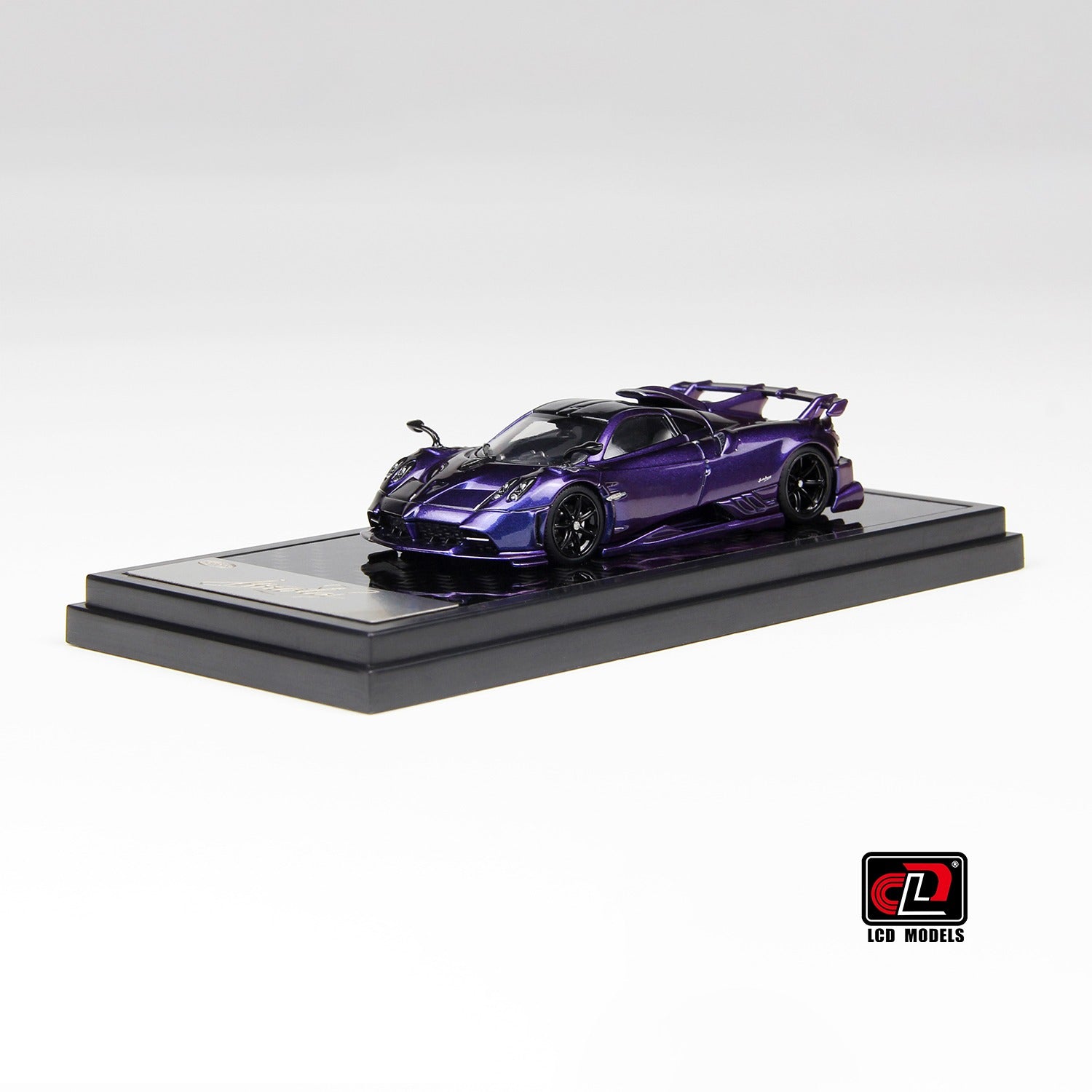 Premium scale diecast model car – Pagani Imola Coupe, 1:64 Scale (Chameleon) Collectible