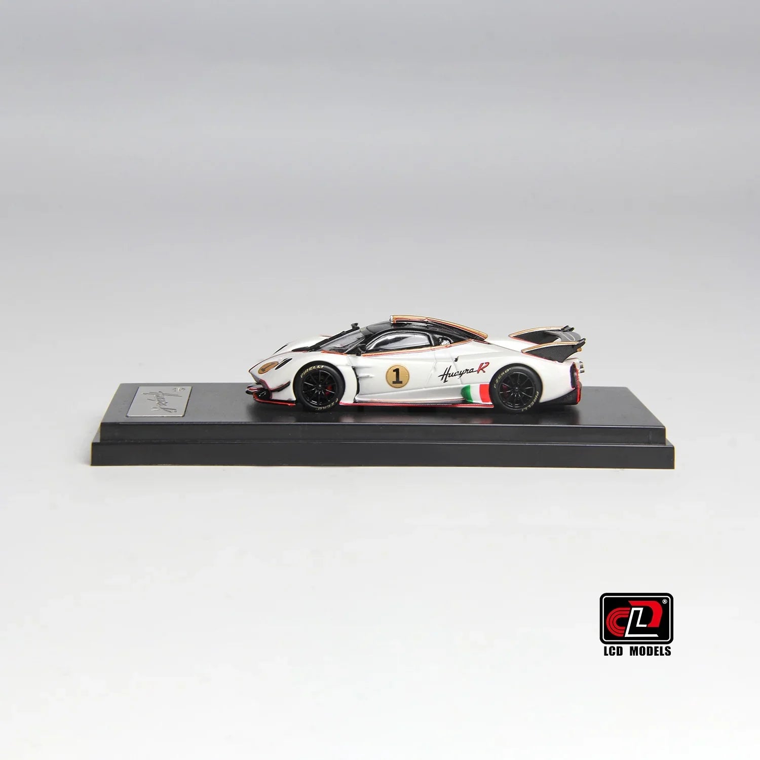 Premium scale diecast model car – Pagani Huayra R, 1:64 Scale (Pearl White) Collectible